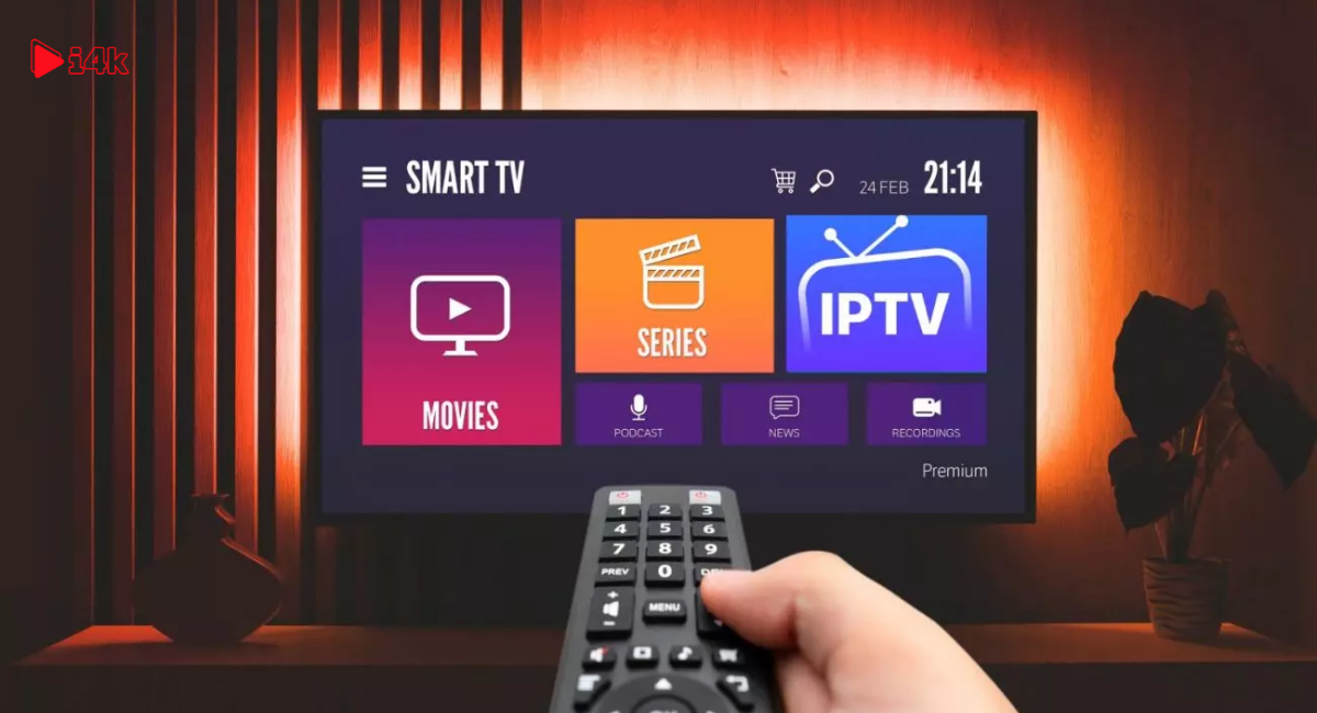 homem ensinando o que é IPTV 